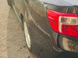 Toyota Camry 2012 года за 8 500 000 тг. в Актобе – фото 2