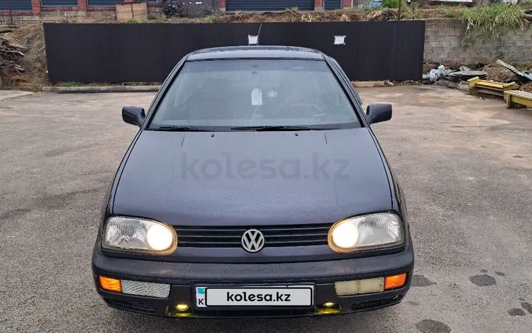 Volkswagen Golf 1995 годаүшін1 700 000 тг. в Алматы