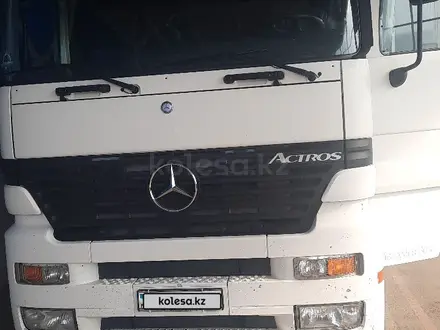 Mercedes-Benz  Actros 2002 года за 18 000 000 тг. в Тараз