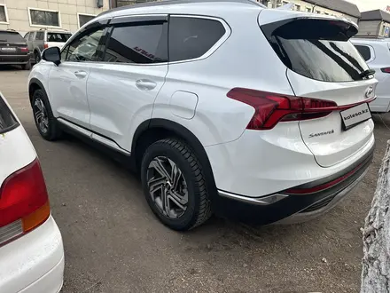 Hyundai Santa Fe 2022 года за 12 500 000 тг. в Караганда – фото 3