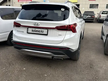 Hyundai Santa Fe 2022 года за 12 500 000 тг. в Караганда – фото 4