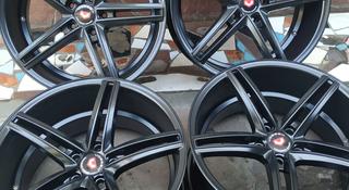 Vossen Mat blak satin R19/5/114.3 8.5-9.5J et 35 (replika) за 550 000 тг. в Алматы