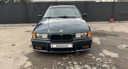 BMW 320 1995 года за 3 800 000 тг. в Алматы – фото 2