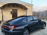 Hyundai Sonata 2023 года за 14 000 000 тг. в Атырау – фото 2