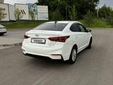 Hyundai Accent 2018 годаfor7 500 000 тг. в Алматы – фото 3