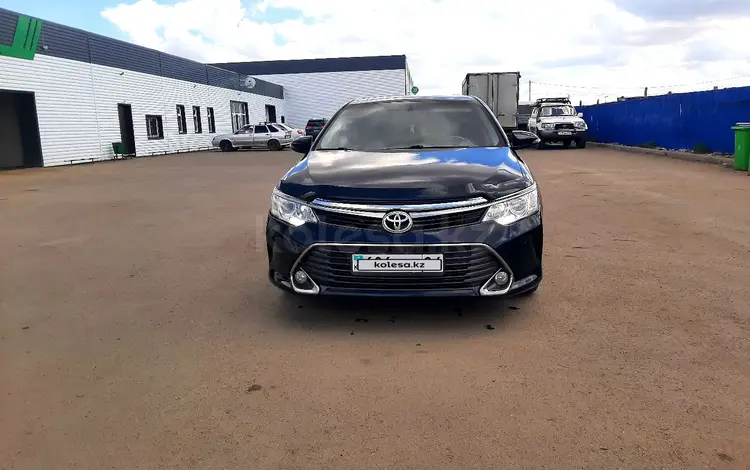 Toyota Camry 2016 года за 10 500 000 тг. в Актобе