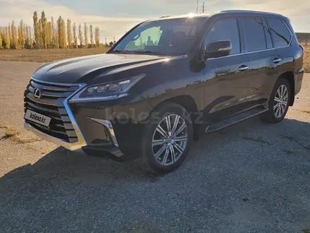 Lexus LX 570 2017 года за 40 000 000 тг. в Актобе – фото 3