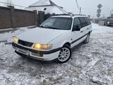 Volkswagen Passat 1995 годаfor1 800 000 тг. в Астана