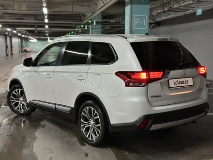 Mitsubishi Outlander 2015 года за 9 750 000 тг. в Алматы – фото 4