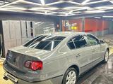 Volkswagen Passat 2005 года за 3 200 000 тг. в Алматы – фото 4