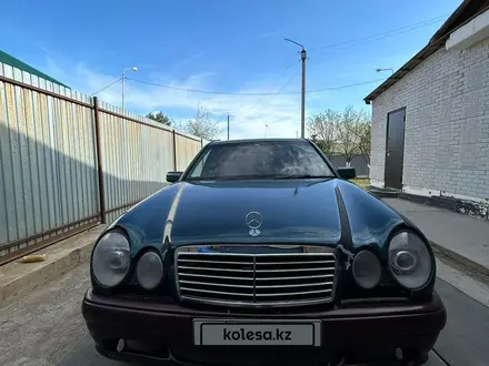 Mercedes-Benz E 230 1997 года за 1 800 000 тг. в Сатпаев – фото 9