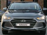 Hyundai Elantra 2018 годаүшін8 600 000 тг. в Актобе – фото 3