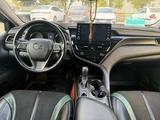 Toyota Camry 2023 года за 15 700 000 тг. в Алматы – фото 4