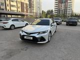 Toyota Camry 2023 года за 15 700 000 тг. в Алматы