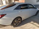 Hyundai Elantra 2024 года за 8 390 000 тг. в Тараз – фото 2