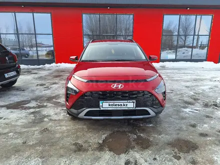 Hyundai Bayon 2023 года за 10 200 000 тг. в Уральск – фото 2