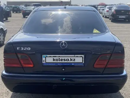 Mercedes-Benz E 320 1998 года за 4 000 000 тг. в Тараз – фото 4