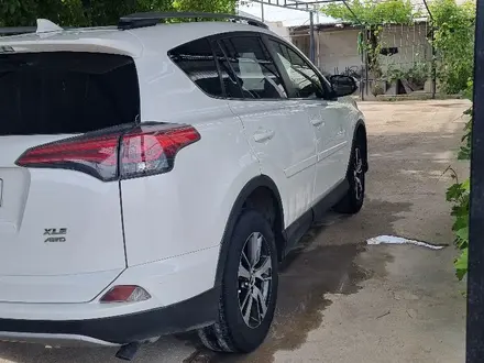 Toyota RAV4 2018 года за 9 500 000 тг. в Актау – фото 5