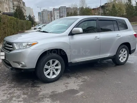 Toyota Highlander 2013 года за 12 000 000 тг. в Астана – фото 2