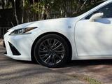 Lexus ES 350 2018 года за 21 500 000 тг. в Алматы – фото 5