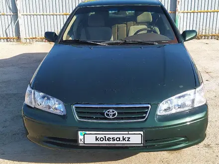 Toyota Camry 2000 года за 3 350 000 тг. в Алматы