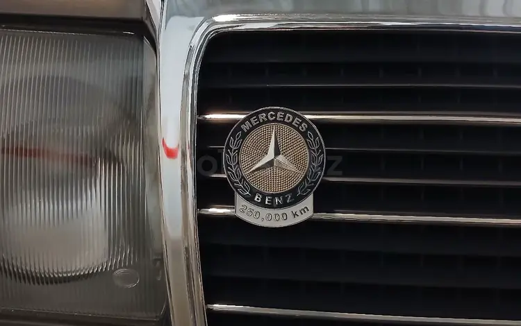 Mercedes-Benz 250 000 km значок на решётку W124 W123 W126 за 25 000 тг. в Караганда