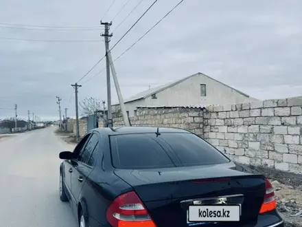 Mercedes-Benz E 320 2002 года за 3 700 000 тг. в Актау – фото 2