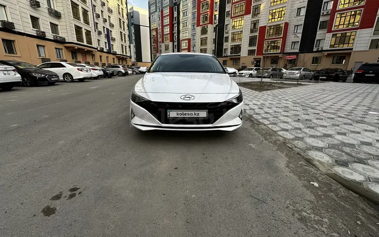 Hyundai Elantra 2022 года за 9 600 000 тг. в Атырау