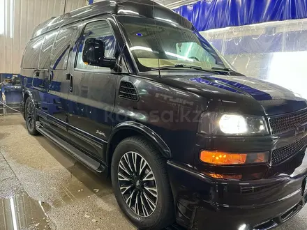 Chevrolet Express 2014 года за 37 000 000 тг. в Алматы – фото 12