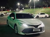 Toyota Camry 2021 года за 16 500 000 тг. в Алматы – фото 2