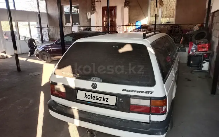 Volkswagen Passat 1993 годаүшін1 450 000 тг. в Есик