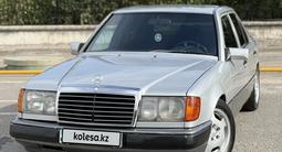 Mercedes-Benz E 220 1990 года за 1 900 000 тг. в Шымкент