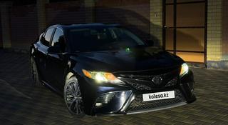 Toyota Camry 2019 года за 12 500 000 тг. в Актобе