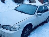 Toyota Camry 2000 годаfor3 300 000 тг. в Алматы