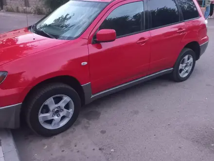 Mitsubishi Outlander 2003 года за 4 500 000 тг. в Астана – фото 2