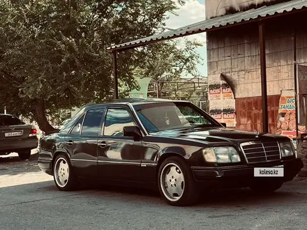 Mercedes-Benz E 320 1993 года за 2 450 000 тг. в Тараз – фото 3