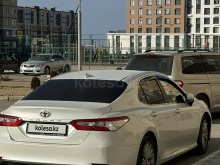 Toyota Camry 2019 года за 13 000 000 тг. в Актау – фото 5