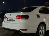 Volkswagen Jetta 2014 года за 4 800 000 тг. в Атырау – фото 4