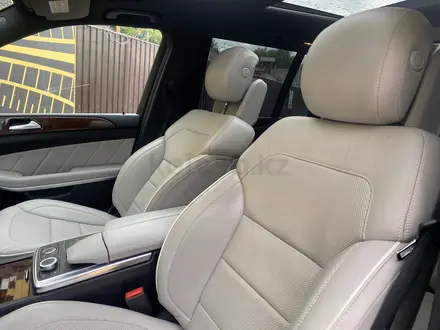 Mercedes-Benz GL 450 2013 года за 16 000 000 тг. в Актобе – фото 30