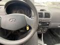 Hyundai Accent 2006 года за 1 800 000 тг. в Актобе – фото 6