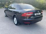 Skoda Superb 2014 года за 6 000 000 тг. в Алматы – фото 2