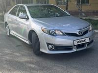 Toyota Camry 2013 года за 8 700 000 тг. в Атырау