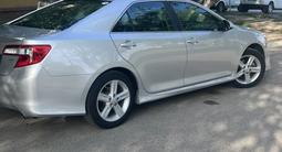 Toyota Camry 2013 года за 8 700 000 тг. в Атырау – фото 5