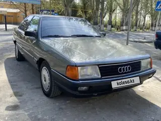 Audi 100