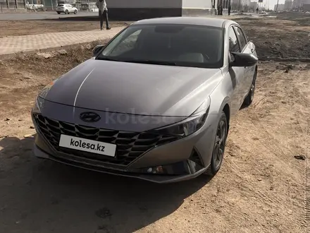 Hyundai Elantra 2022 года за 9 700 000 тг. в Астана – фото 2