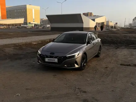 Hyundai Elantra 2022 года за 9 700 000 тг. в Астана