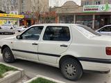 Volkswagen Vento 1994 годаfor900 000 тг. в Шымкент – фото 2