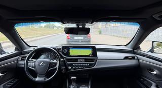 Lexus ES 250 2022 года за 20 000 000 тг. в Астана