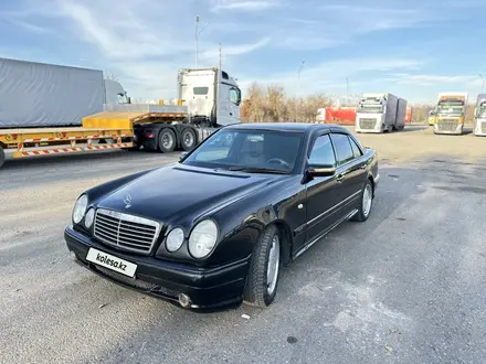 Mercedes-Benz E 320 1995 года за 3 300 000 тг. в Жаркент – фото 3