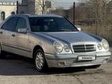 Mercedes-Benz E 230 1997 года за 2 500 000 тг. в Караганда – фото 2
